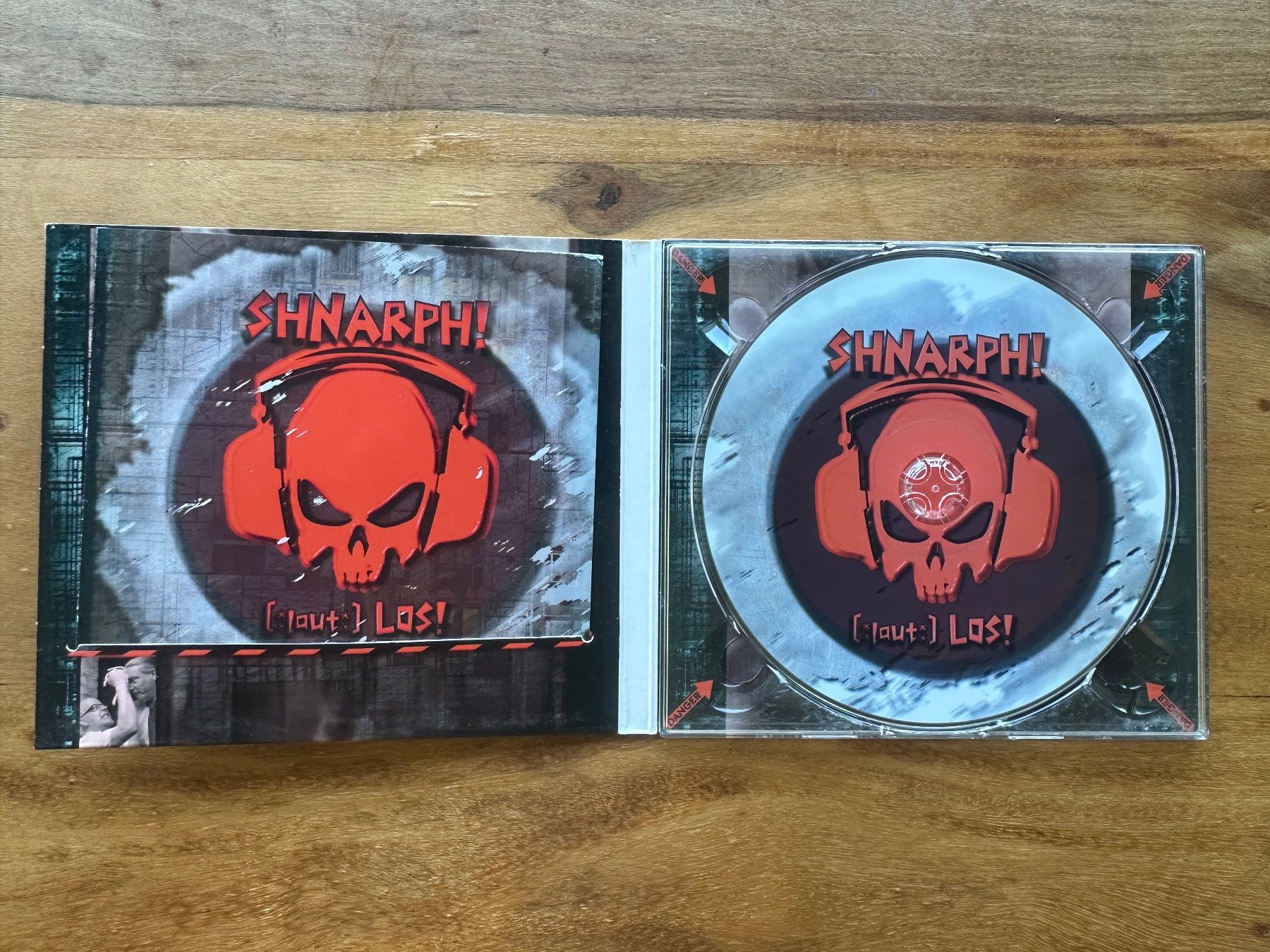 CDs: SHNARPH! "[laut] Los!" (CD Rhythmic Noise, EBM, Electro) – Gebraucht aus Horgen von flyingpenguin2000 1