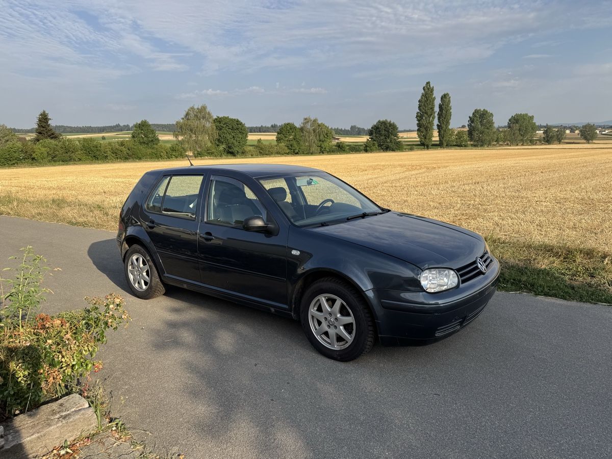 VW Automobili: Vw Golf 4 1.6 – Usato da Mattstetten venduto da Janick12 1