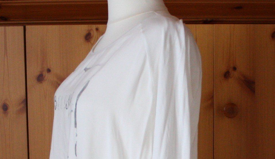 Camicette: Bluse Langarm weiss-grau  Gr. XL – Usato da Flüelen venduto da Diversicum-Curvy 4