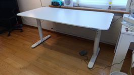 Stehpult weiss IKEA BEKANT elektrisch höhenverstellbar 160x8