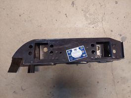 Pied montant de porte MGB