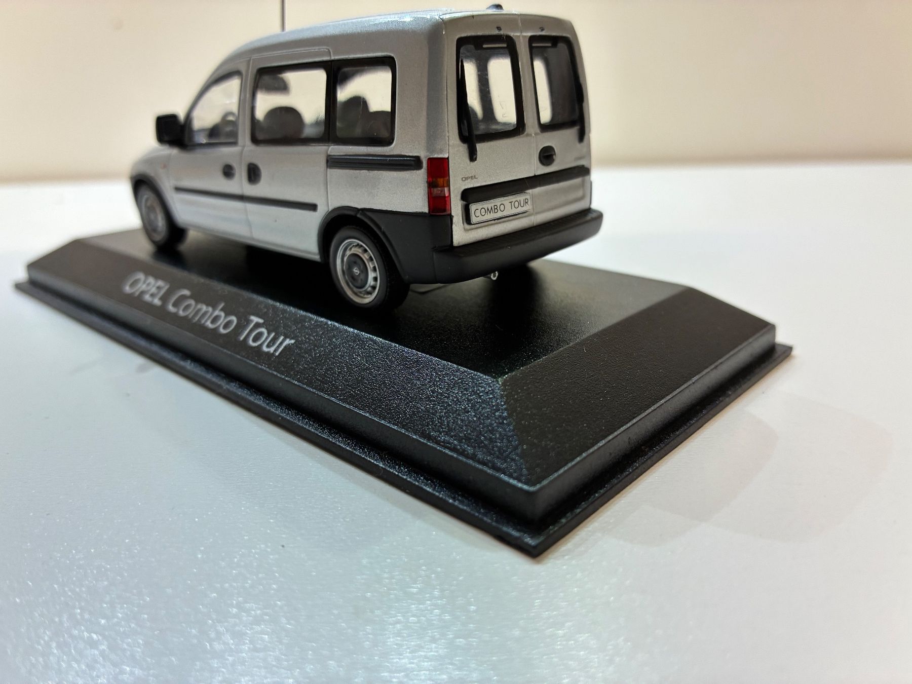 Minichamps Modellautos: Modellauto Opel Combo – Neu und originalverpackt aus Kräiligen von hkk 2