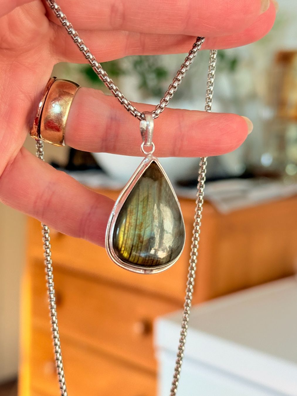 Catenine: Collier Labradorite naturelle – Nuovo e nell'imballaggio originale da Genève venduto da AGBERG