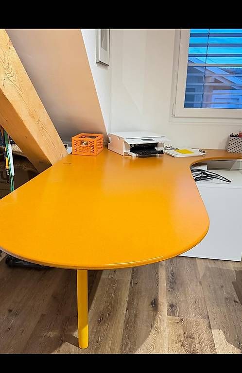 Schreibtische: Bürotisch – Gebraucht aus Raperswilen von ena_khb8