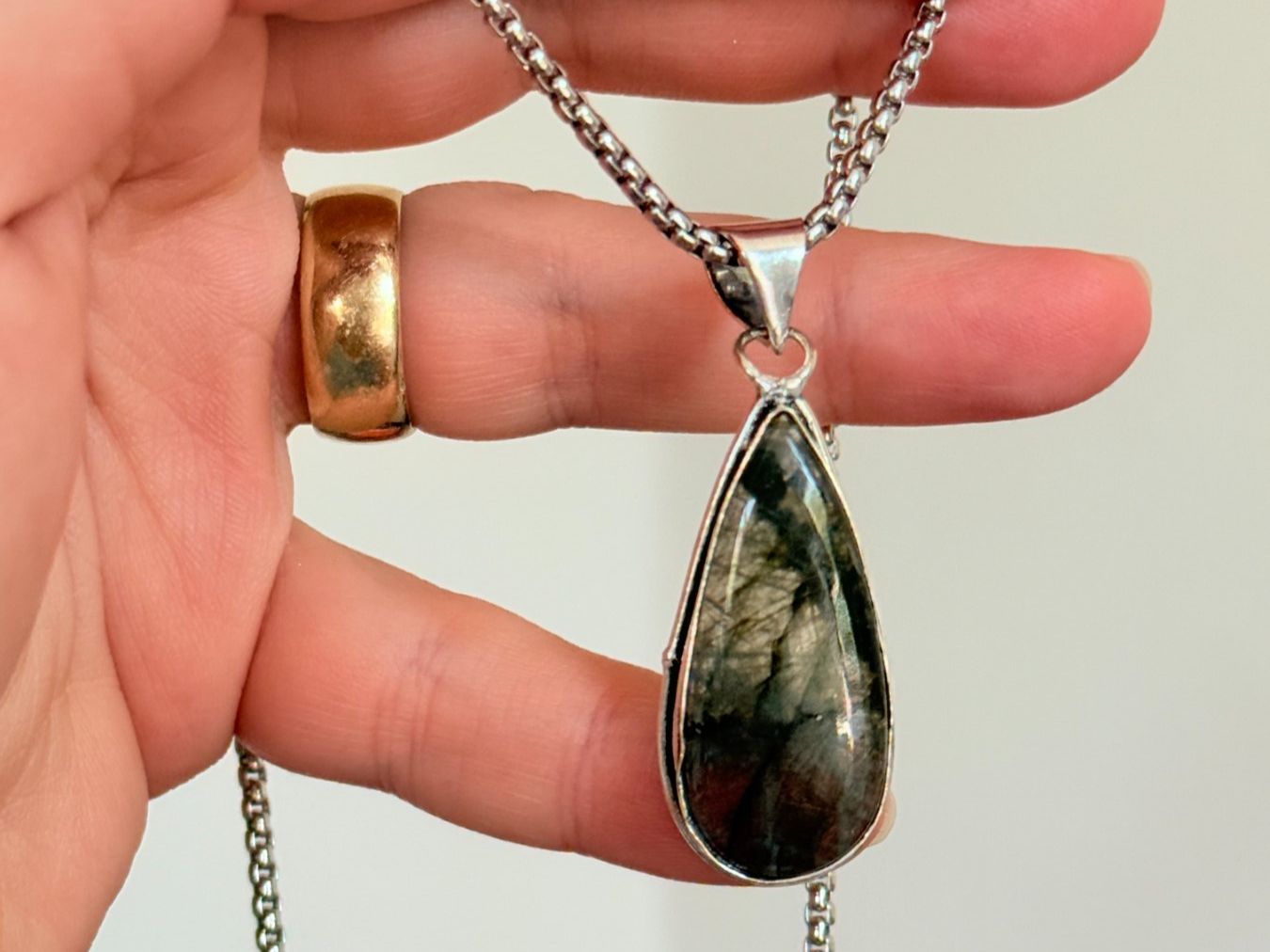 Colliers: Labradorite necklace – Neuf avec emballage d'origine à Genève par AGBERG