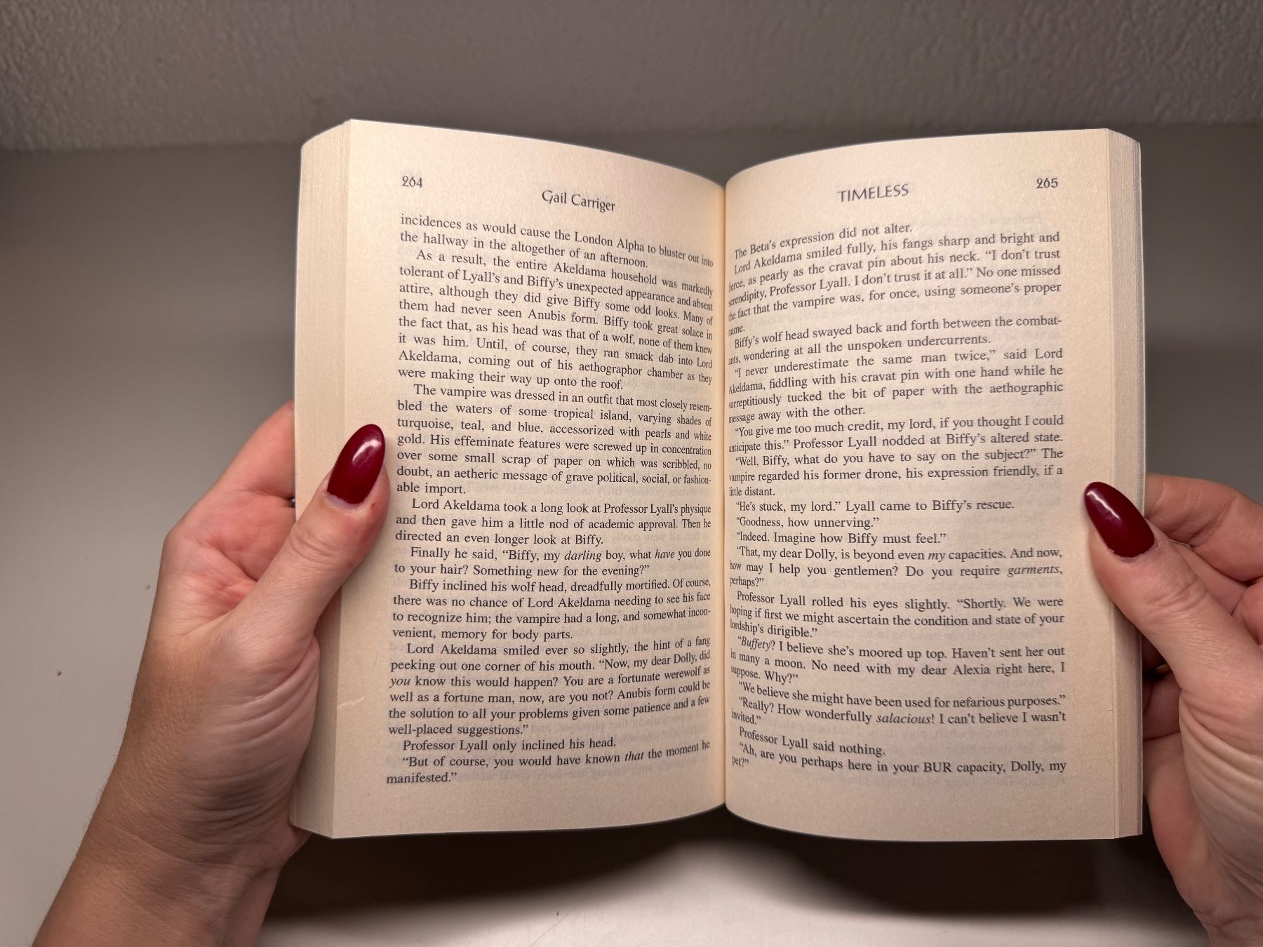 Libri: NOVEL: Gail Carriger, Timeless – Usato da Grosswangen venduto da English_books 6