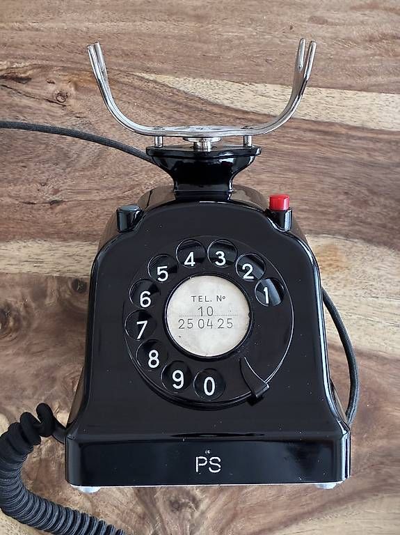 Telefone: Altes Telefon – Gebraucht aus Ittigen von Ganjaiii 3