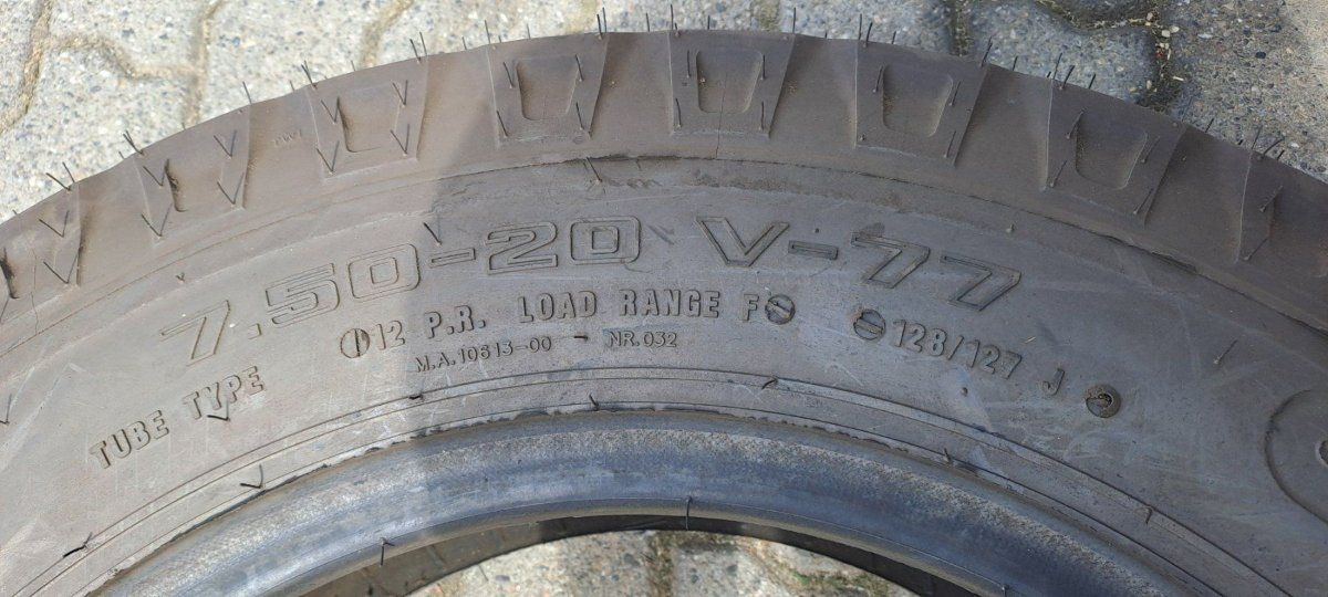 Pneus & Kompletträder: Danubiana Pneu 7.50-20 V-77 – Gebraucht aus Münchenwiler von Zellerbarbara 1