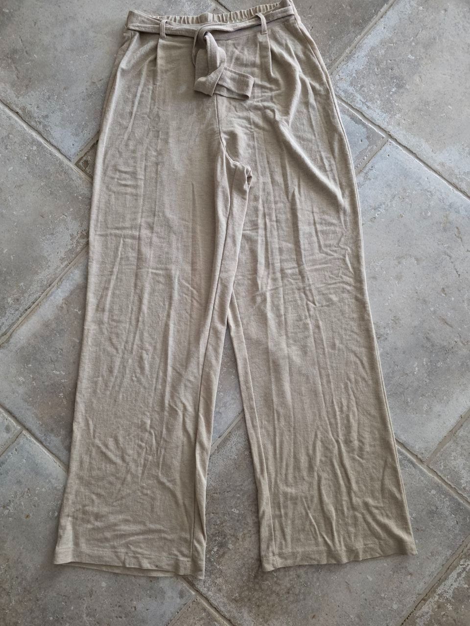 Pantaloni: luftige Hosen Gr. M – Usato da Maur venduto da Edsch