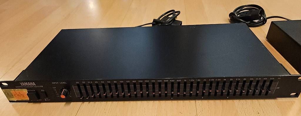 Equalizzatori: 2x YAMAHA 31-Band EQ 19''  – Usato da Rorschach venduto da Crossfire34343 1
