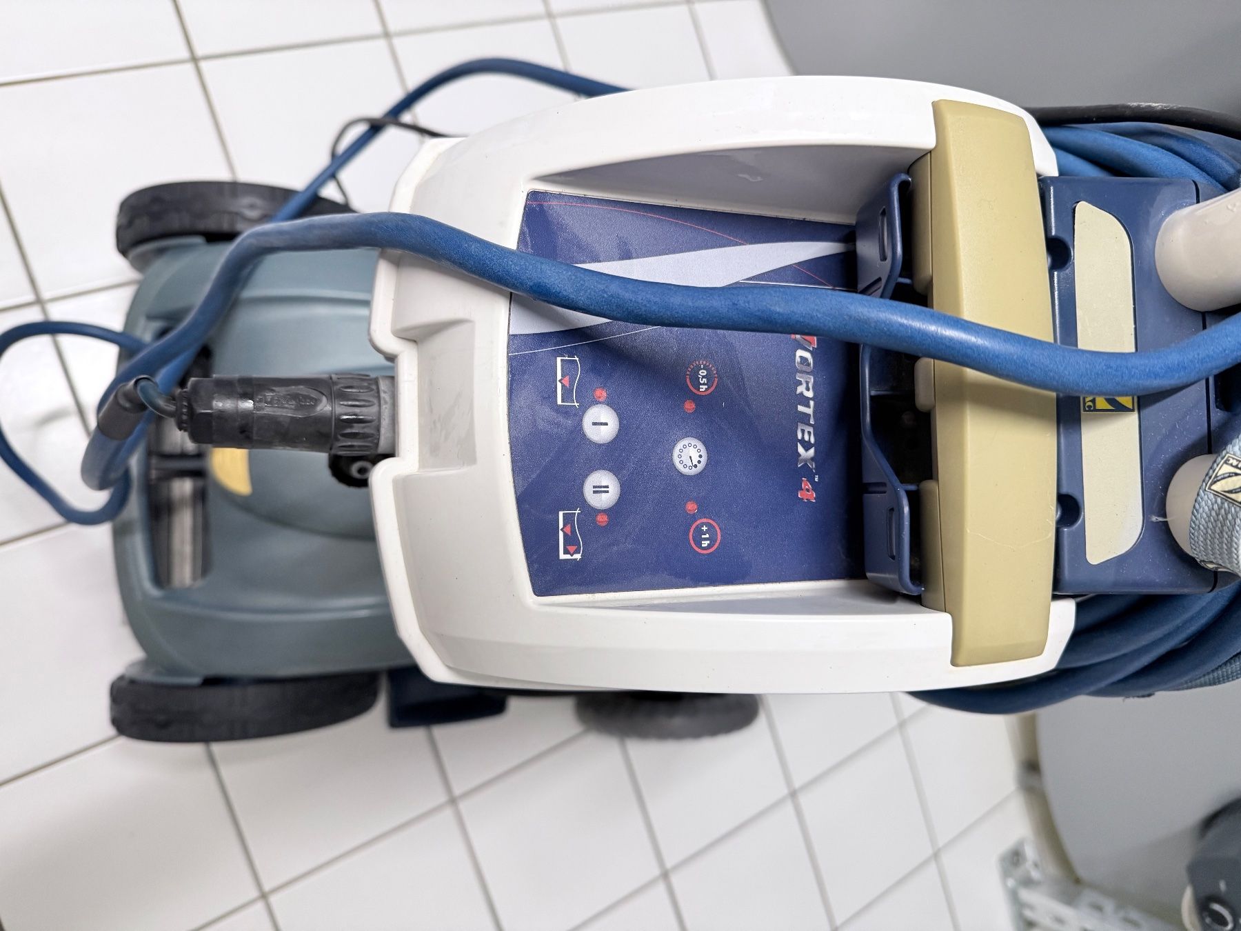 Schwimmbad-Zubehör: Poolroboter Zodiac – Gebraucht aus Niederuzwil von Keller015 1