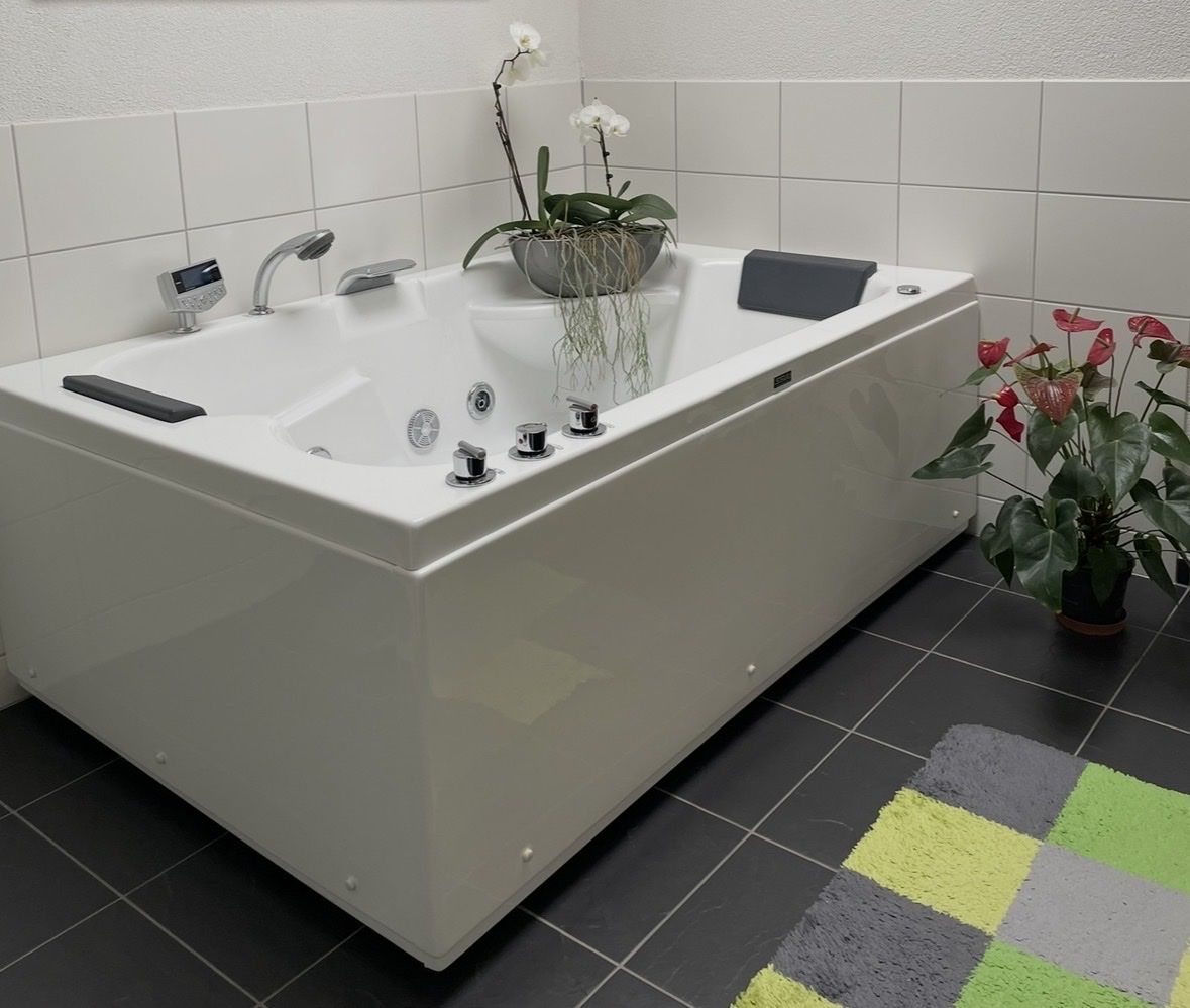 Vasche da bagno: Whirlpool Badewanne SSWW – Usato da Kesswil venduto da Nicole220870 1