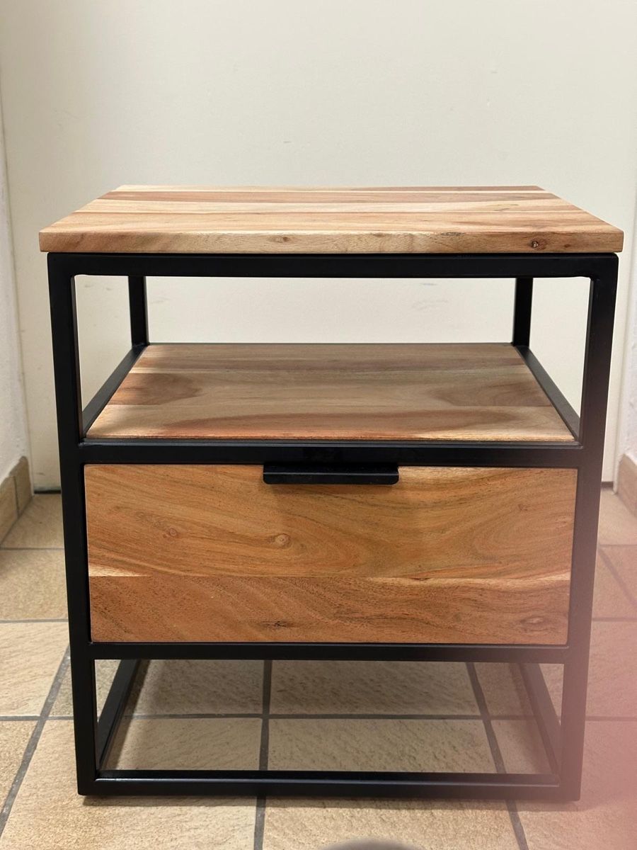 Pfister Comodini: Holz Nachttisch mit Schublade – Usato da Uitikon Waldegg venduto da Pamina0