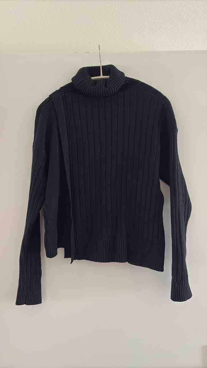 Pulls & Sweat-shirts: Damen Rollkragenpullover schwarz 36/38 – Neuf (Voir description) à Winterthur par sony-6 1