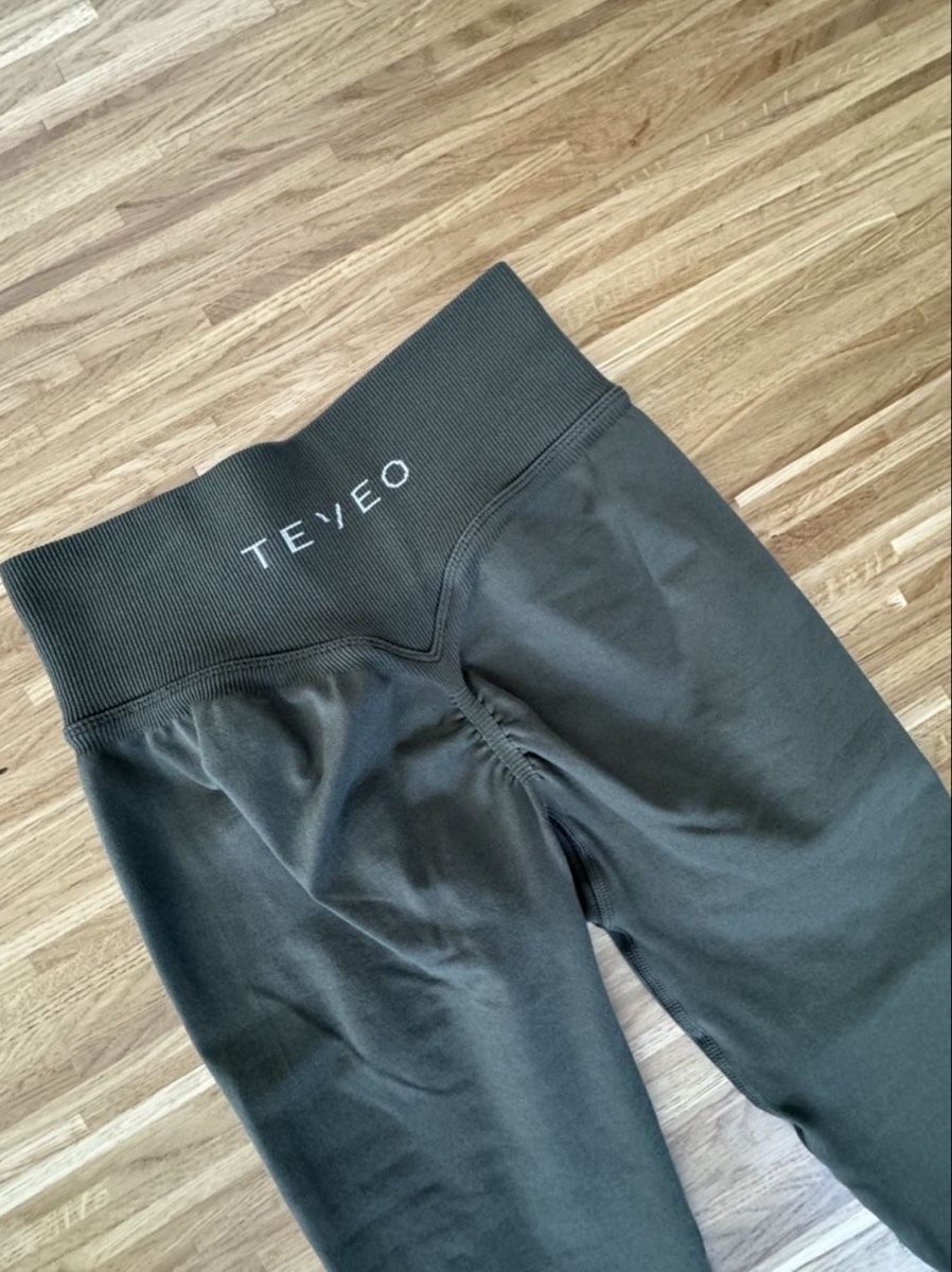 Leggings: leggings Teveo – Usato da Donatyre venduto da cha_p52s 1