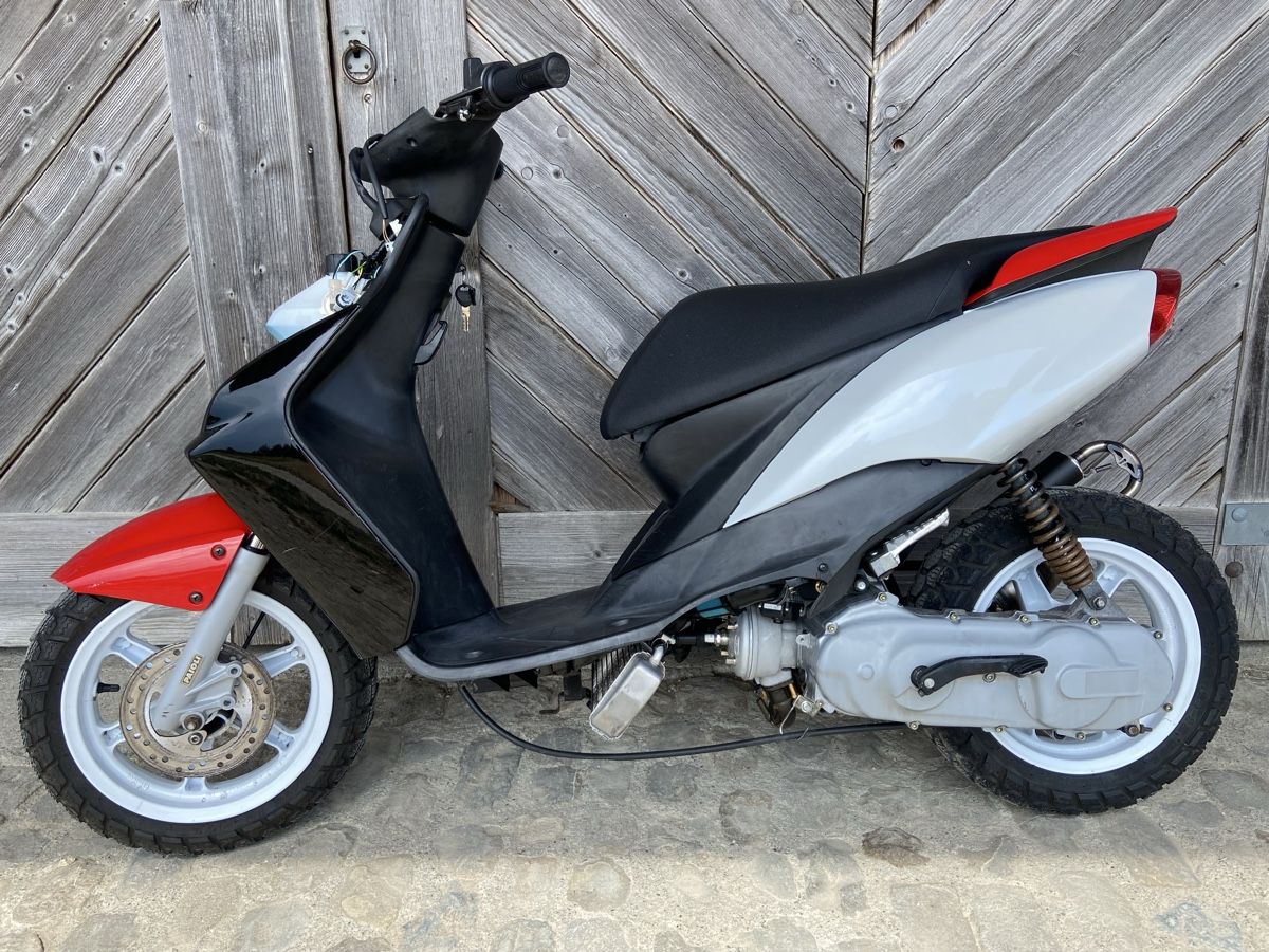 Yamaha Scooter: Yamaha Jog RR  – Usato da Seedorf BE venduto da momo7205 1