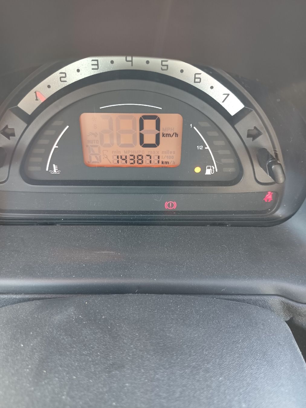 Citroën Automobili: Citroen C3 1.4i – Usato da Koblenz venduto da Lumeko 5