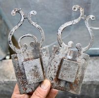 2 antike Torbeschläge RIEGELHALTERUNGEN biedermeier?