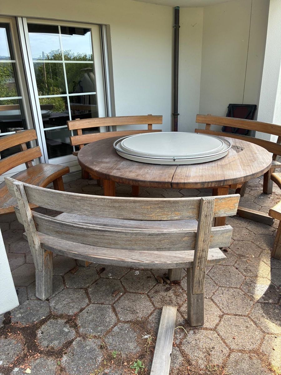 Set di tavolo e panche: Grosse Garten Garnitur mit drehbarer Tischplatte – Usato da Meisterschwanden venduto da Scania78
