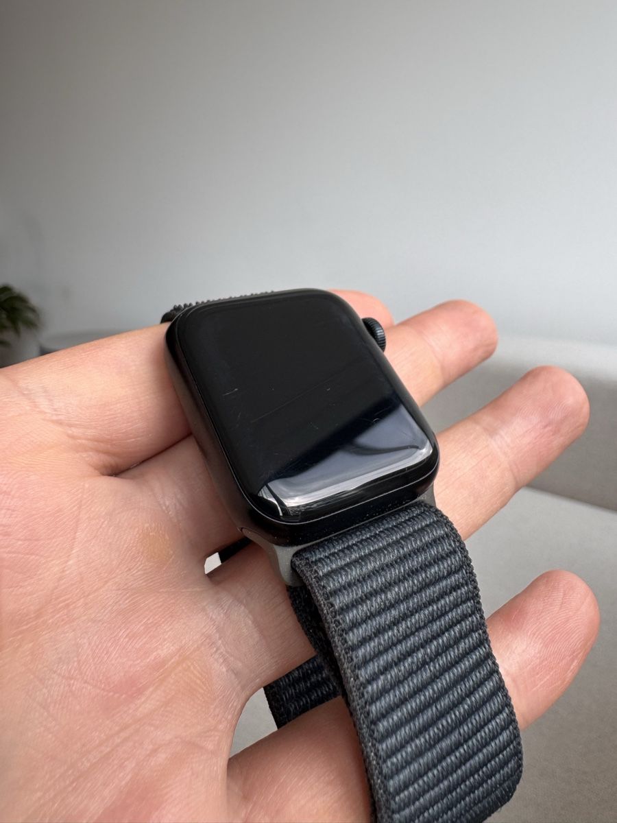 Apple Smartwatch: Apple Watch SE 40mm Case - Aluminium – Usato da Zürich venduto da jng_gtm9 2