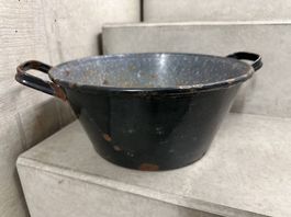 Antique enamel metal pot 🖤 Antik Topf Emaille Metall
