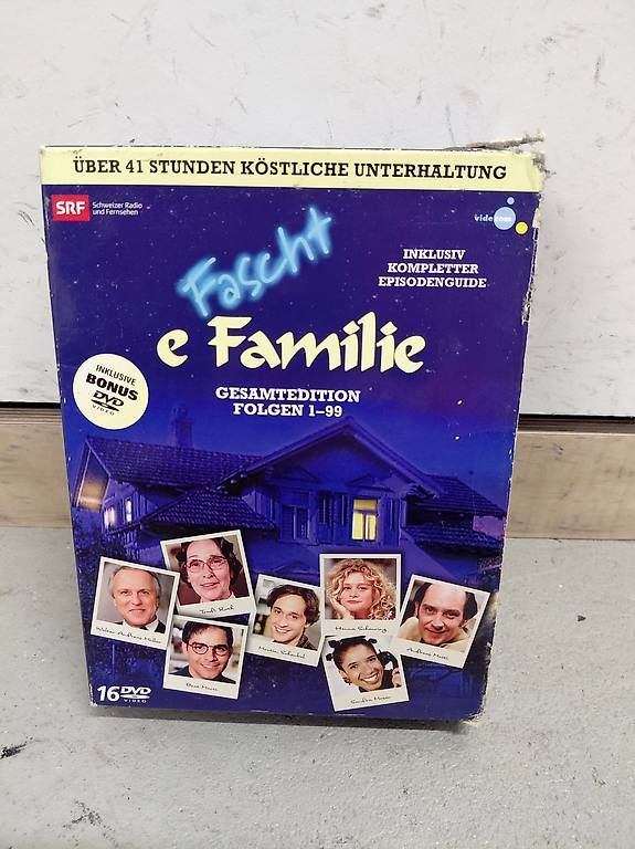 Tutti i DVDs: Fascht e Familie DVD Box – Usato da Wolfhausen venduto da Cospi
