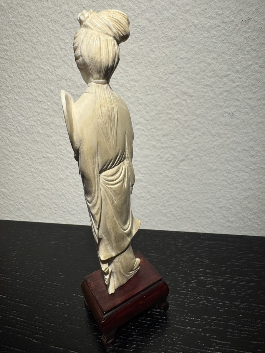 Sculture & Statue: Antike chinesische Dame mit Fächer. – Usato da Buchs AG venduto da ChrizZa 5