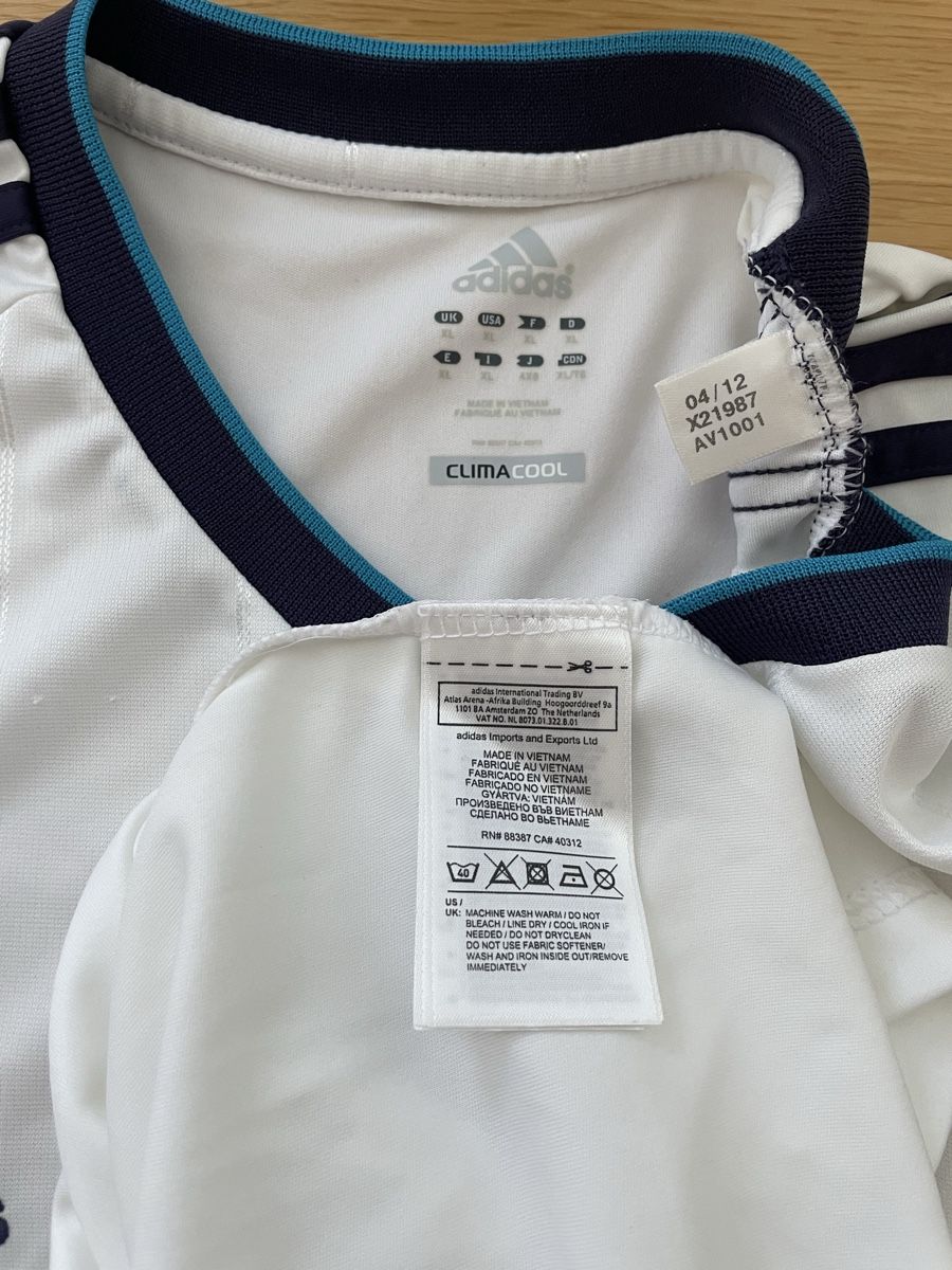 Real Madrid Canottiere & Pantaloni: Original Real Madrid 2012/2013 – Usato da Windisch venduto da RealJerseys 2