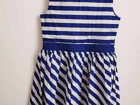 Robes et jupes: Robe été taille 10 ans – D'occasion à Satigny par mattonella