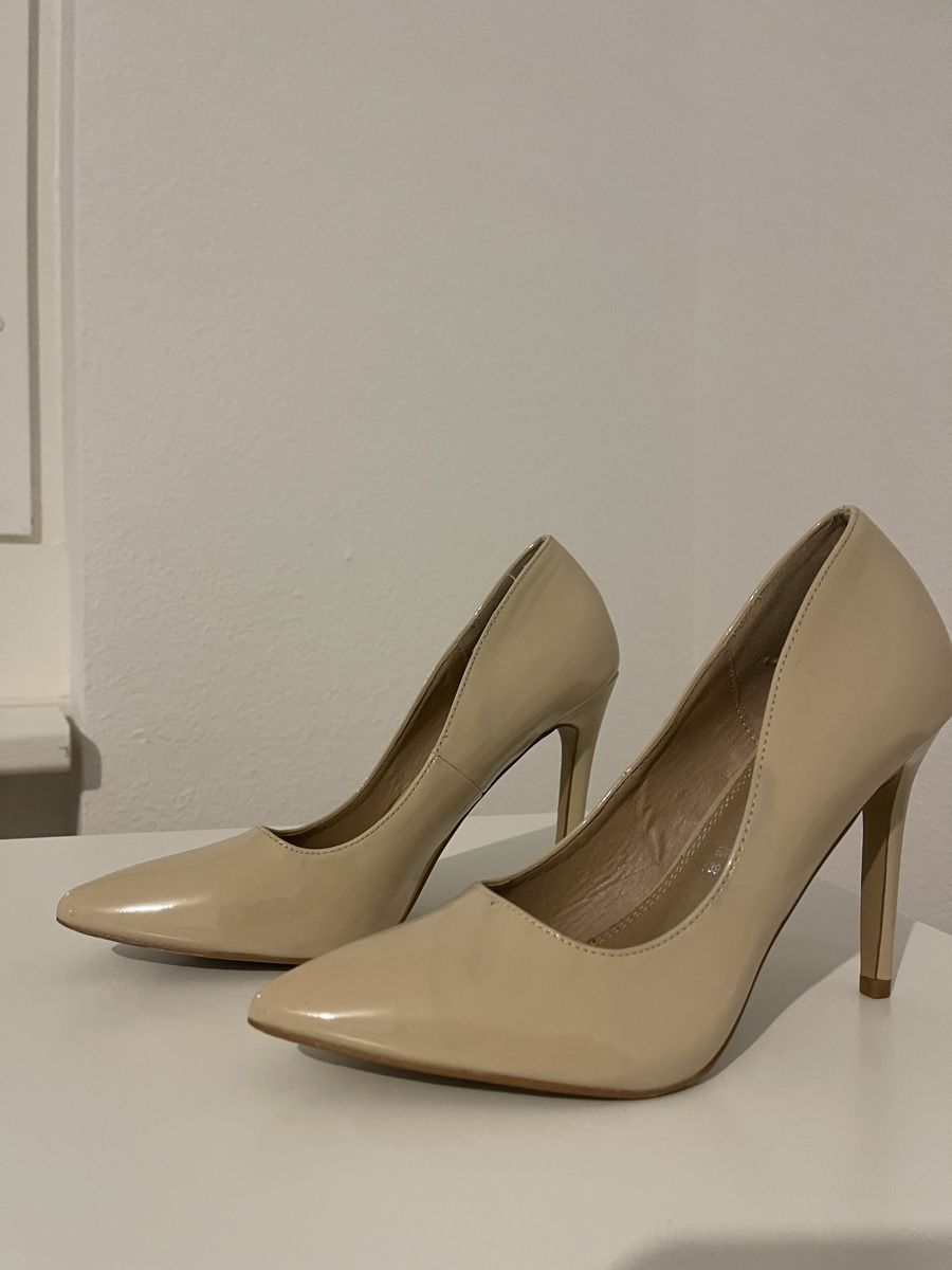 Scarpe da donna: Elegante Damenschuhe, Beige, Grösse 39 – Nuovo (secondo la descrizione) da Wetzikon ZH venduto da man_7mn7 1