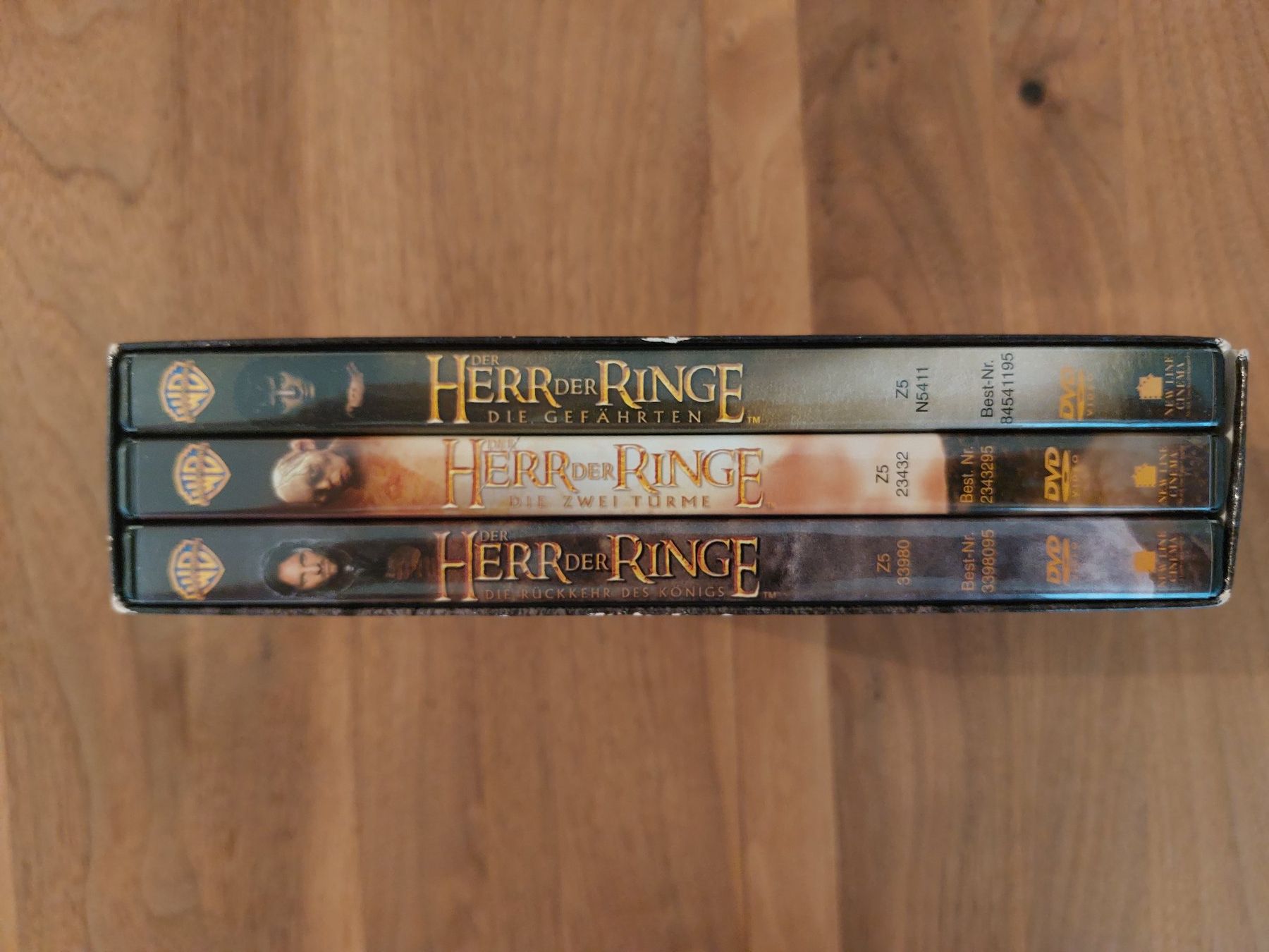 Tutti i DVDs: DVD - Der Herr der Ringe Trilogie – Usato da Rheinfelden venduto da FilmAuktion 1