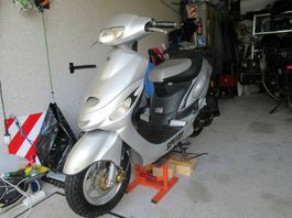 Scooter 50 ccm, gelbes Kontrollschild,  nur 6322 Km