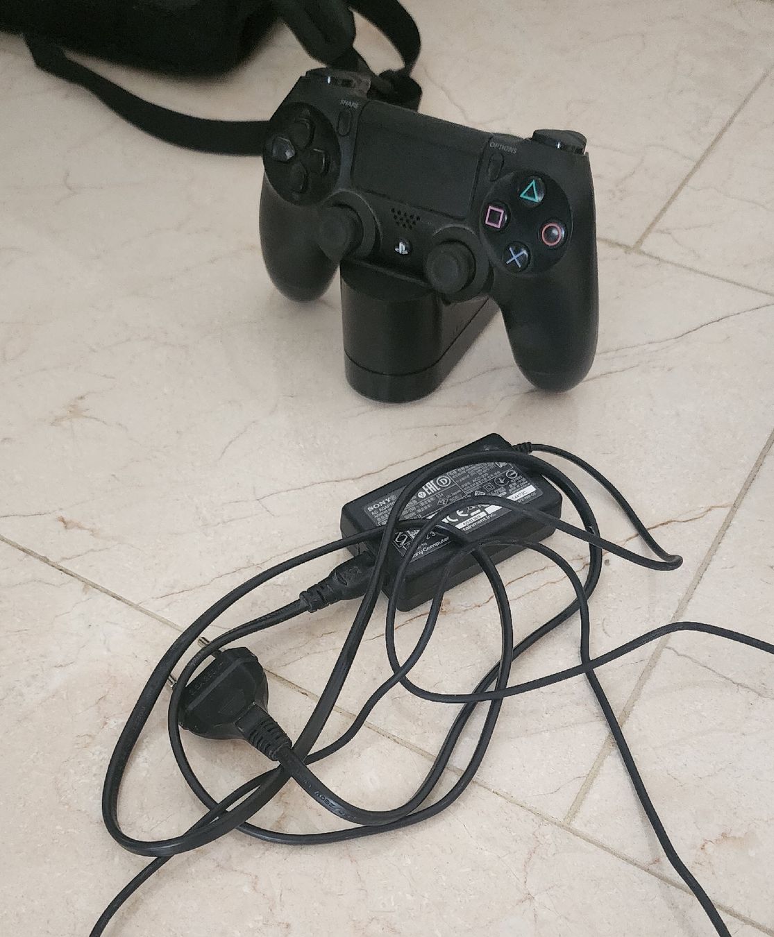 Sony Console: PS4 inkl. Nacon Revolution Pro Controller, Headset & Zubehör – Usato da Laufen venduto da nrd_tr 2