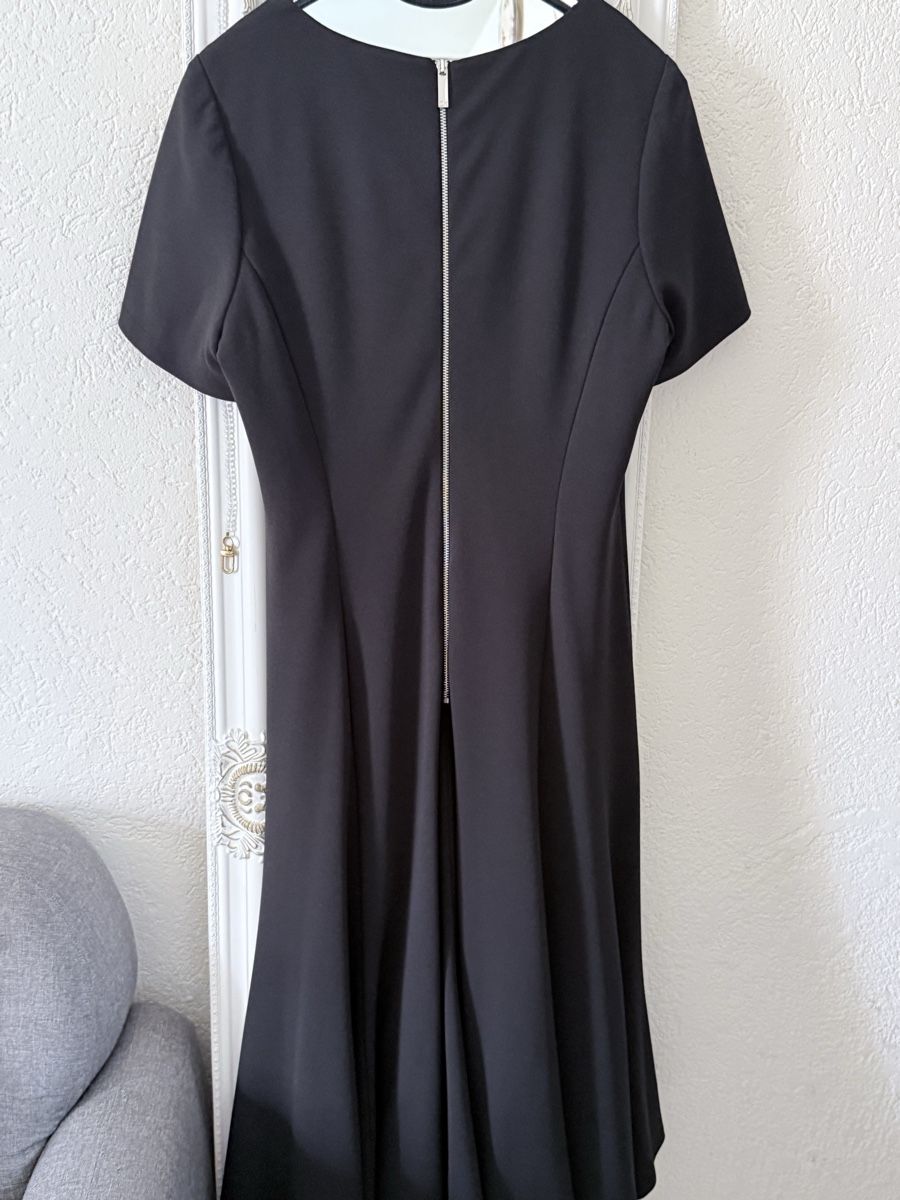 Calvin Klein Robes: Robe élégante Calvin Klein – Neuf (Voir description) à Grône par ukr_2qbg 1
