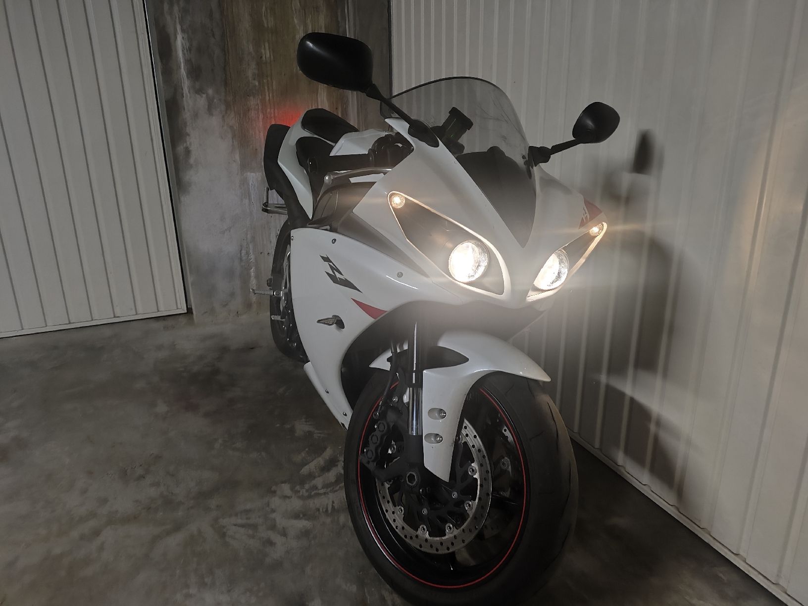 Yamaha Strasse: Yamaha YZF-R1 2011 CROSSPLANE – Gebraucht aus Meyrin von zian0