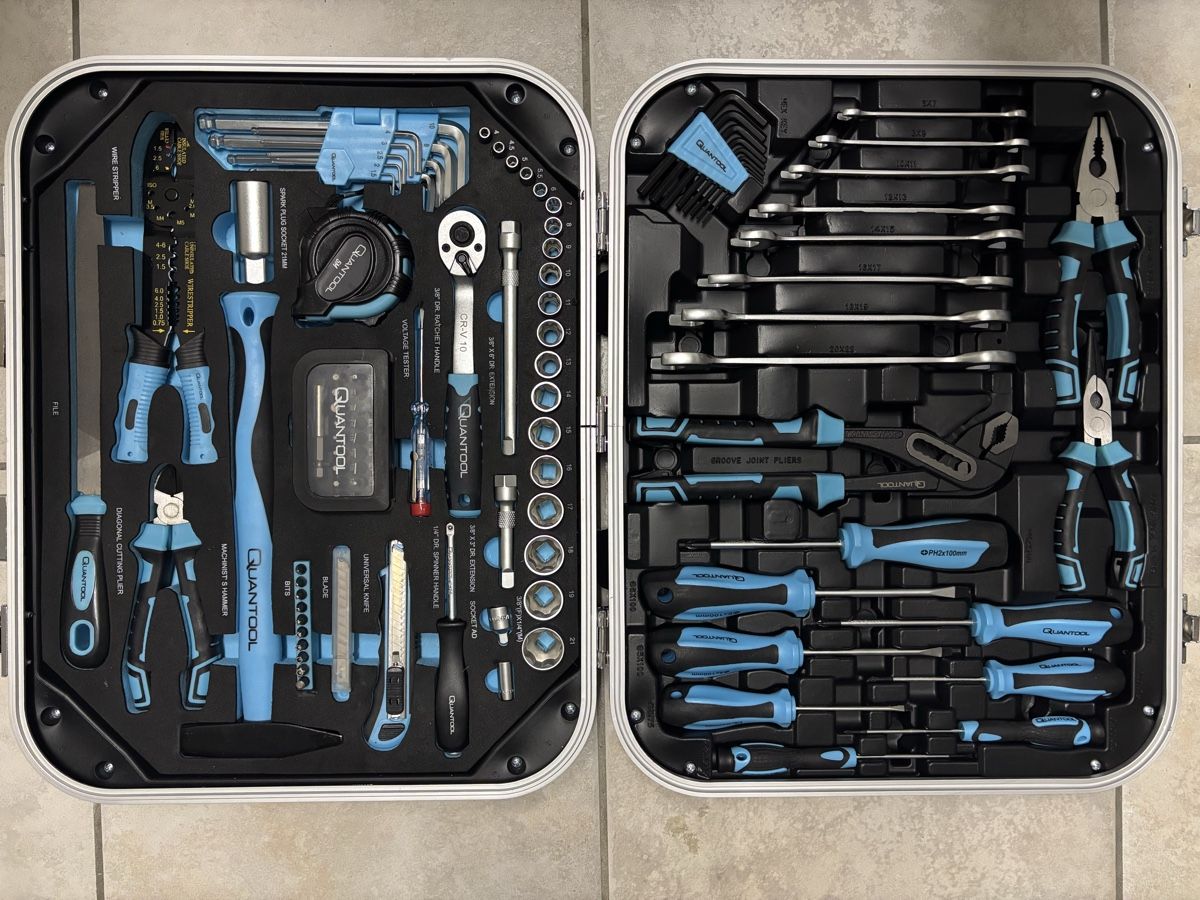 Tous les outils: Quantool Werkzeugkoffer (110 Teile) – Neuf (Voir description) à Brütten par EniMir