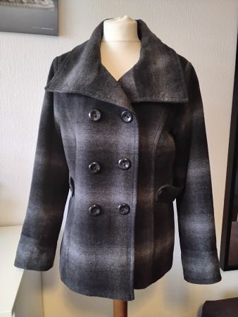 Jolie veste chaude et élégante C&A, taille 40