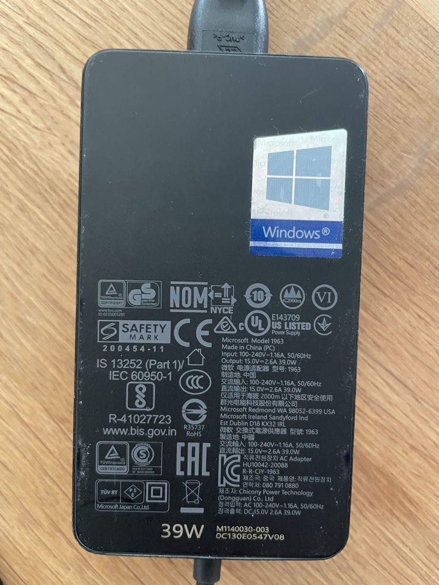 Microsoft Caricabatterie: Netzteil Microsoft Surface 39W gebraucht schwarz – Usato da Rotkreuz venduto da Rajah 1