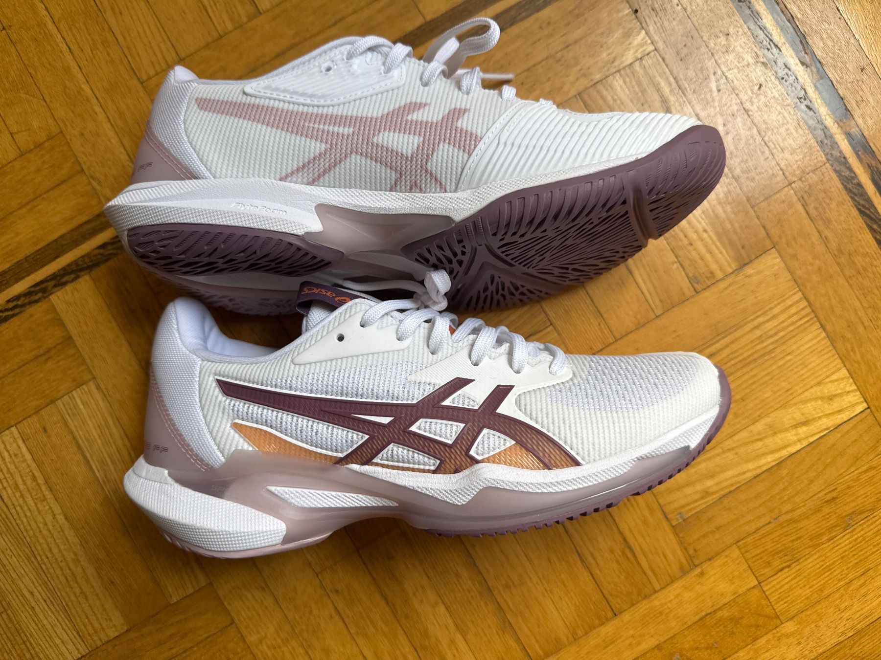 Asics Damenschuhe: Tennisschuhe – Neu (gemäss Beschreibung) aus basel von G.Burghartz 6