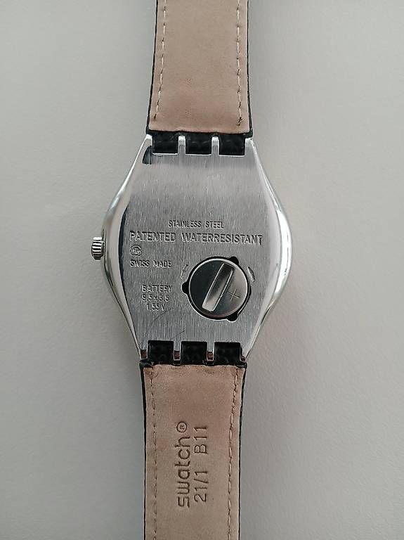 Montres: Swatch Edelstahl mit Datumsanzeige – D'occasion à Escholzmatt par sus_9vvb 2