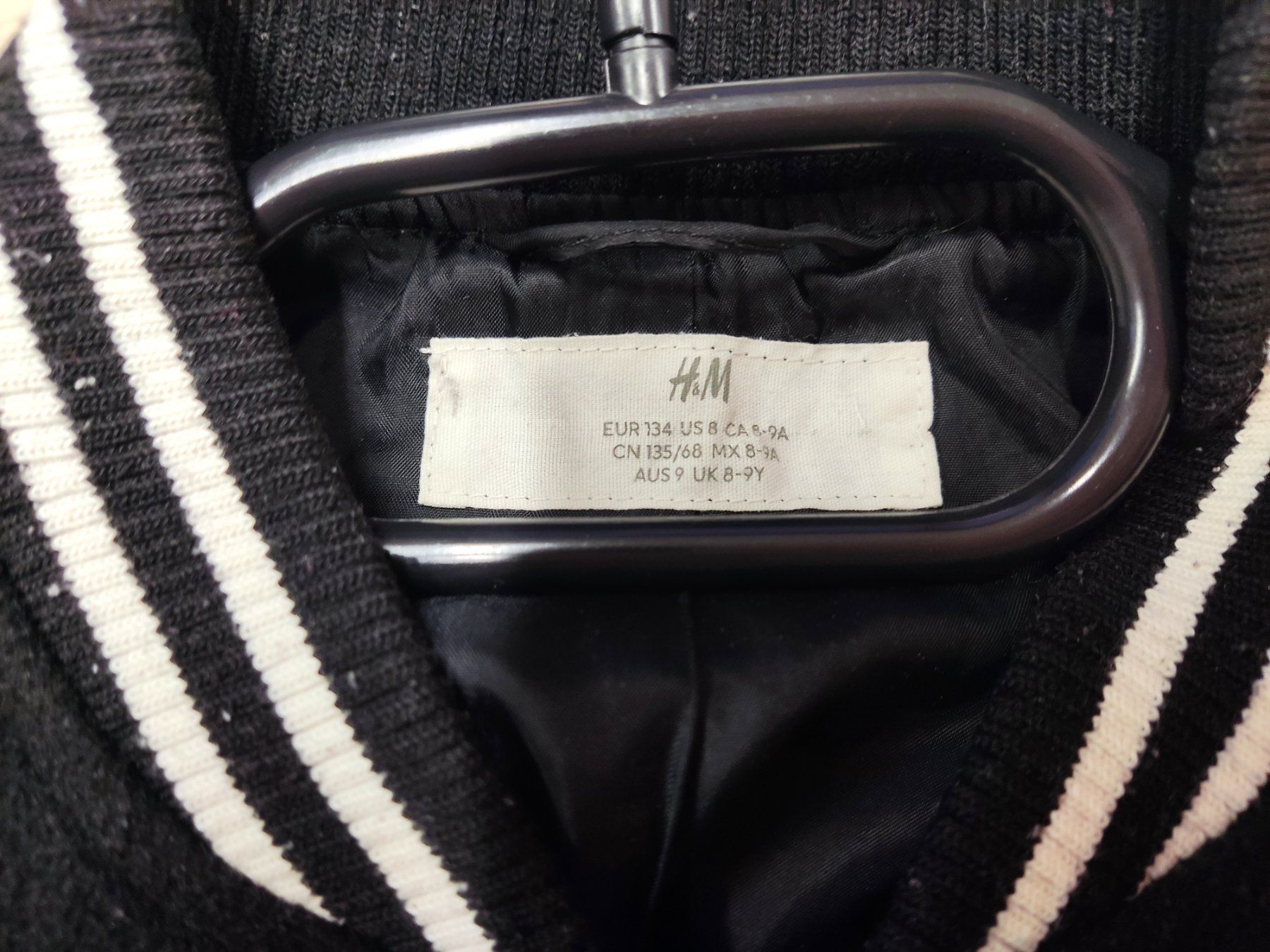 H&M Giacche: H&M Baseball Jacke Jungen Gr. 134 – Usato da Biel/Bienne venduto da AnikaNah 2