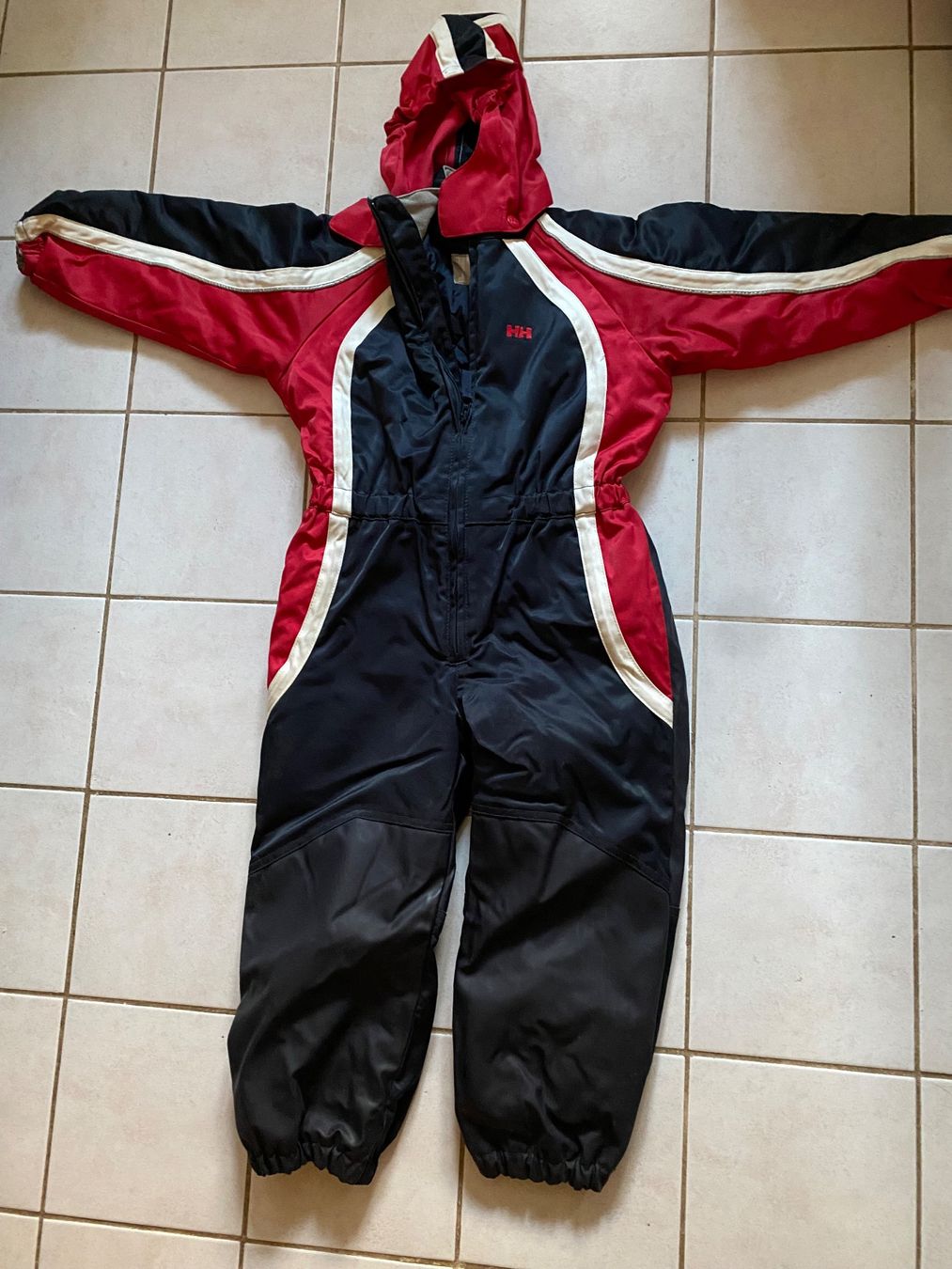 Completi: Kinderanzug Winter Helly Hansen, Wasserfest, Gr. 110 – Usato da Hornussen venduto da bialystok