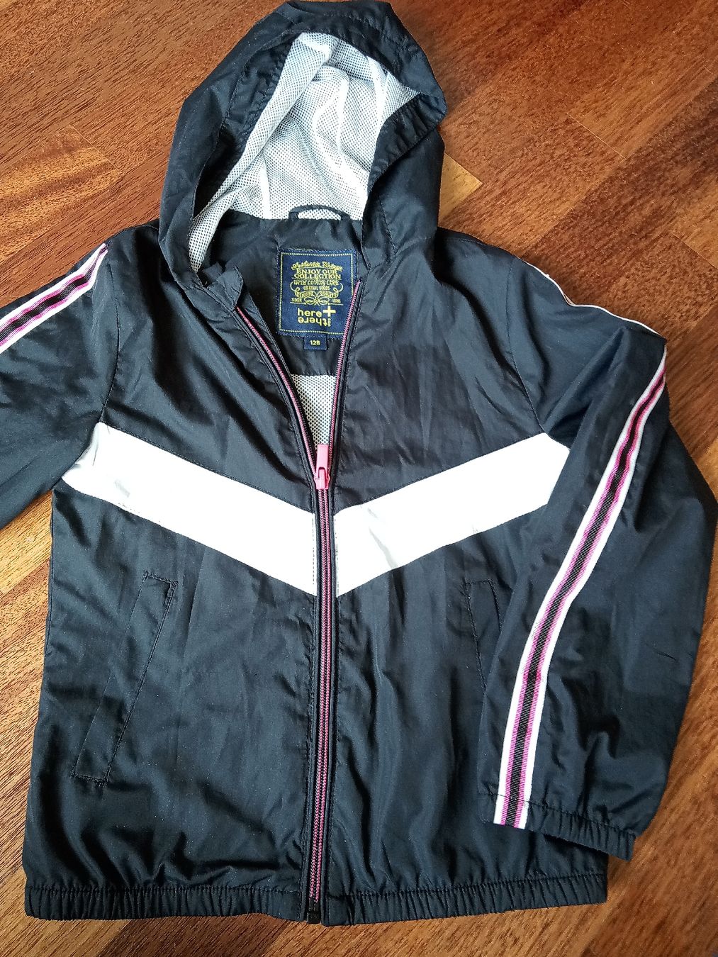 C&A Giacche & Cappotti: Leichtes Jäckli leichte Jacke Grösse 128 – Usato da Büren SO venduto da swelch 2