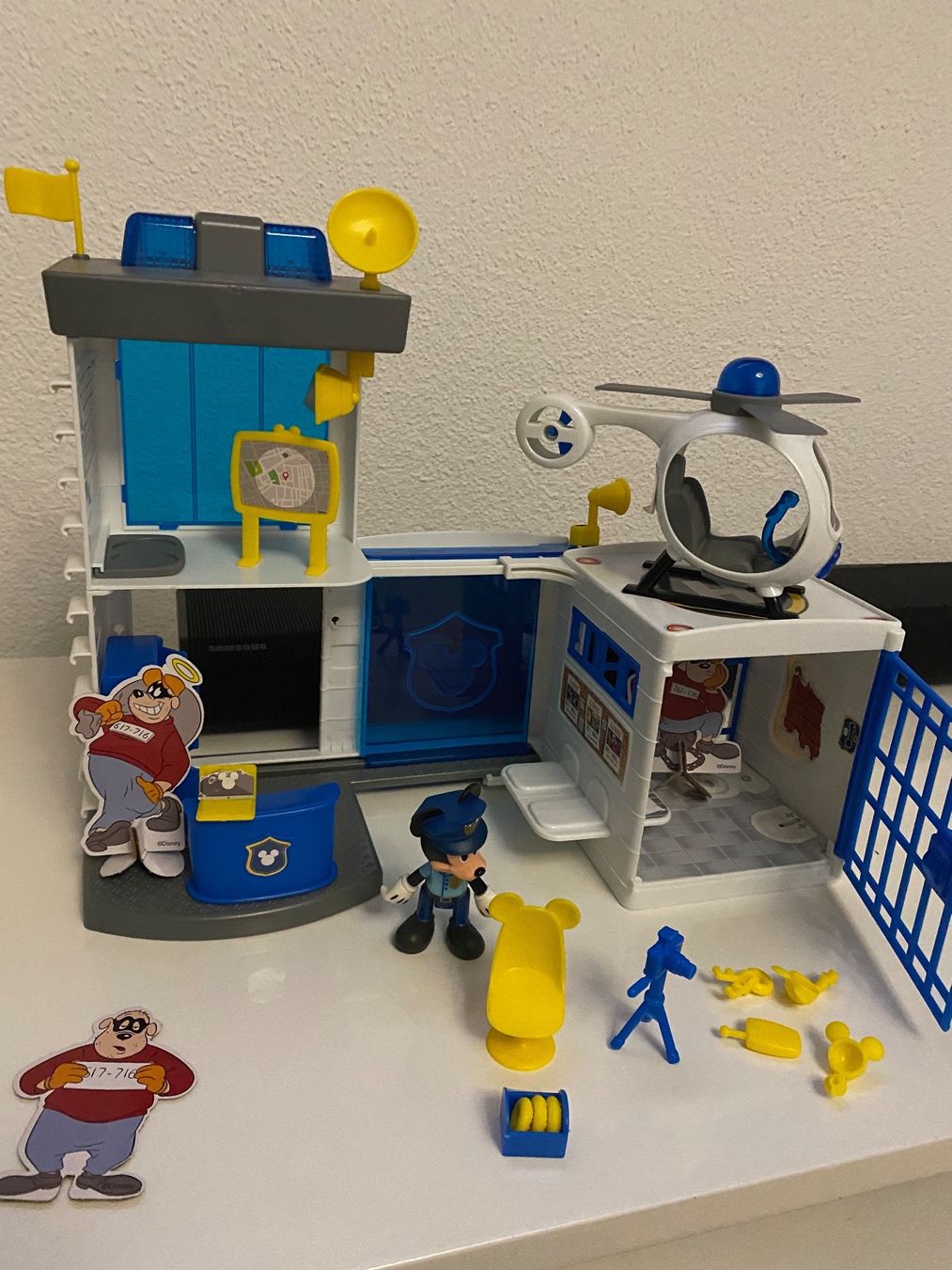 Disney Giocattoli: Mickey Mouse Polizeistation set – Usato da Zürich venduto da Nutla 1