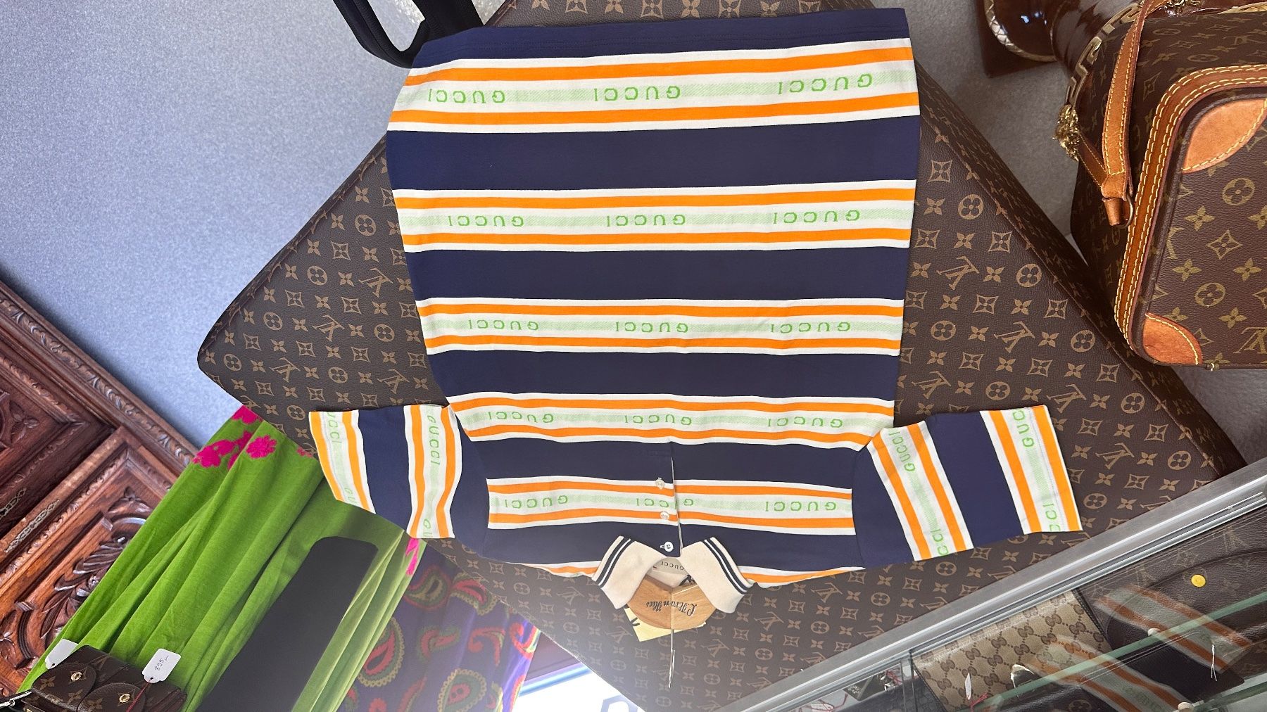Gucci T-Shirts: Gucci T-Shirt – Neu und originalverpackt aus Lachen SZ von HelvetiaLuxury 4