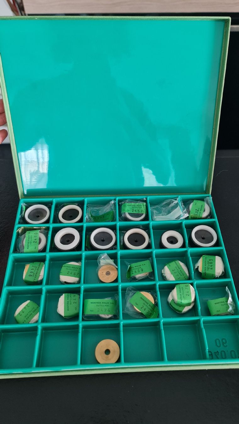 Rolex Tutti gli attrezzi: Pressa Rolex 1002 con accessori originali – Usato da Bad Ragaz venduto da NICDLSWISS 1
