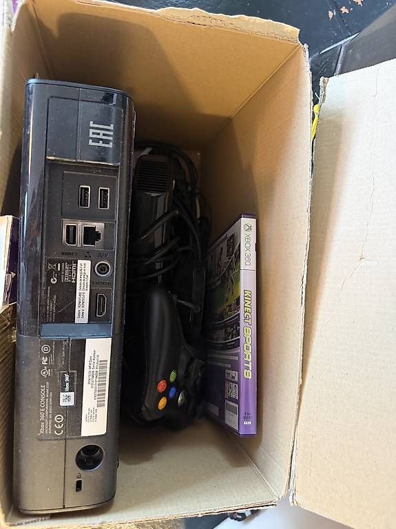 Console: Xbox 360 E 500GB + Kinect + Controller + Spiele – Usato da Horgen venduto da YelenaMad 2