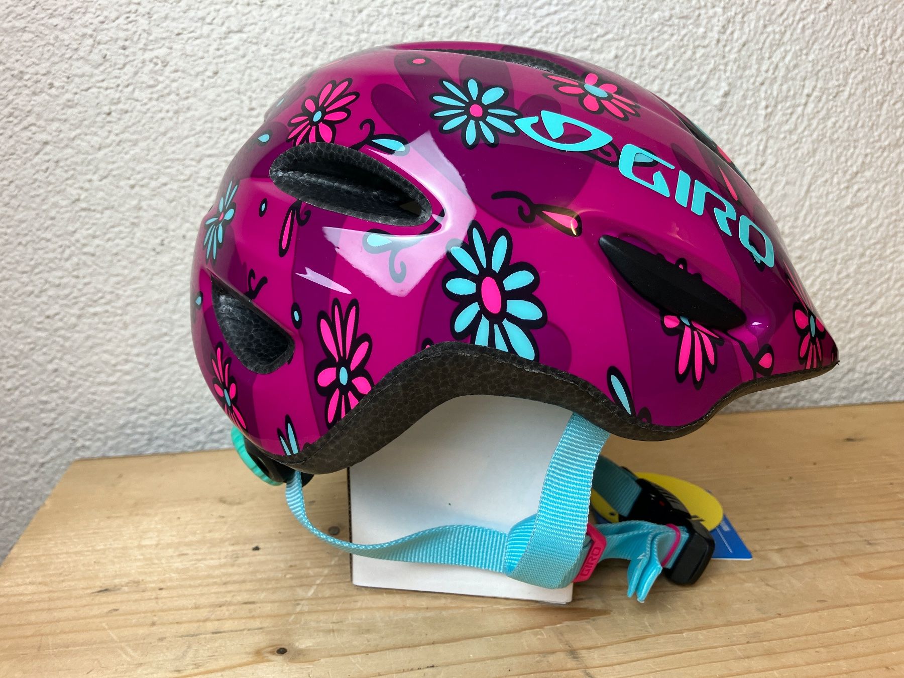 Giro Helme: Kinderhelm Giro Scamp MIPS Grösse XS / 45 - 49cm – Neu und originalverpackt aus Fislisbach von Promo
