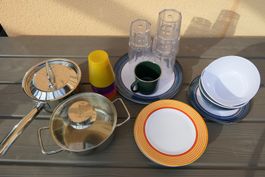 Camping Geschirr 30er Set, Kochtopf, Teller, Becher,  🍽...