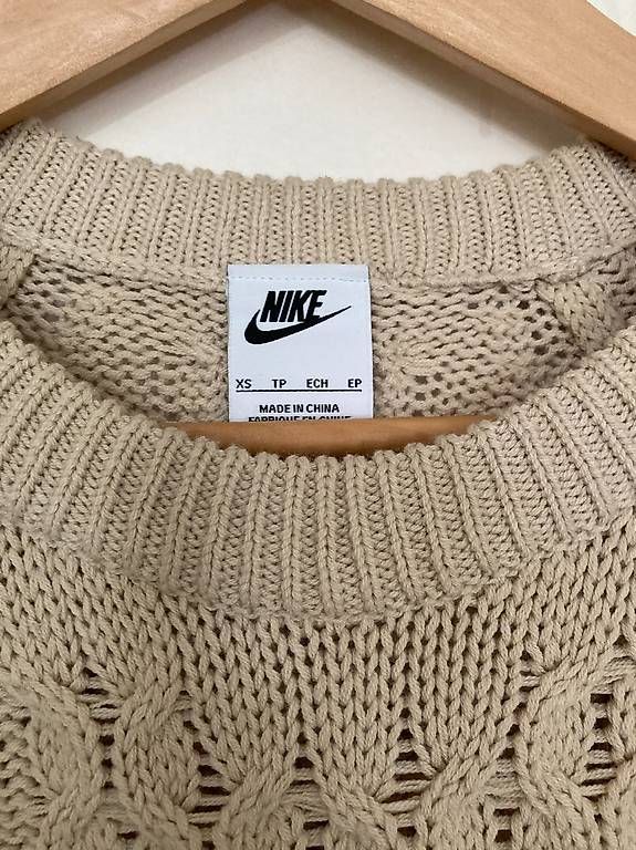 Nike Pullover & Sweatshirts: Strickpulli von Nike – Gebraucht aus Zürich von Annico1 1